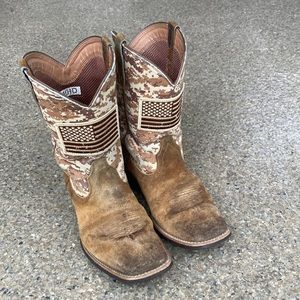 Ariat size 10.5 camo flag mens boots